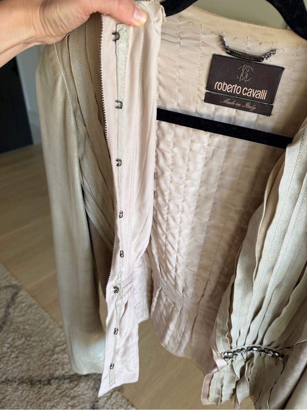 Roberto Cavalli Leather Jacket (silk lined)
AUTHENTIC / The Real Real / IT 42 - Picture 13 of 16